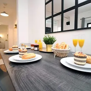  Apartment Penarth/cardiff Bay: Deluxe Flat: 10 Mins To City!