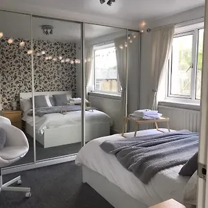 Fairy Dell Guesthouse, With Cozy Lockable Rooms, Tv, Tea Tray With Choccies, Free Wifi And Parking, 24hr Check In, Coa, Are Welcome Bradford (West Yorkshire)